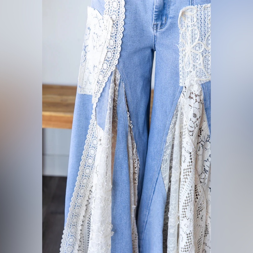 OLI & HALI Women’s Denim LACE INSERT DETAIL RUFFLE FLARE WIDE LEG PANTS - Picture 3 of 8